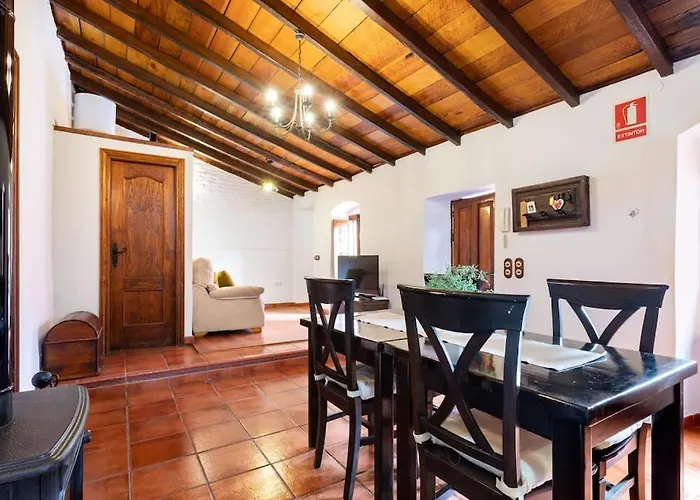 Rural House With Traditional Architecture S. XIX